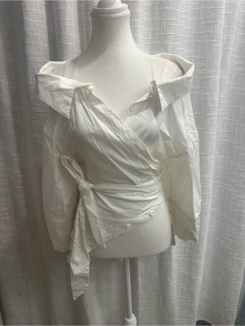 AKira Billy Off the Shoulder Wrap Blouse size small white